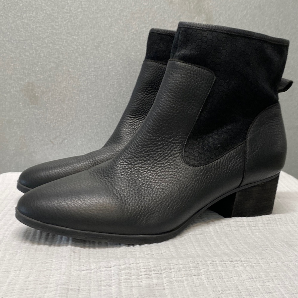 Dr. Scholl's Original Collection Black Leather and Suede Boot | Tawny | Size 11